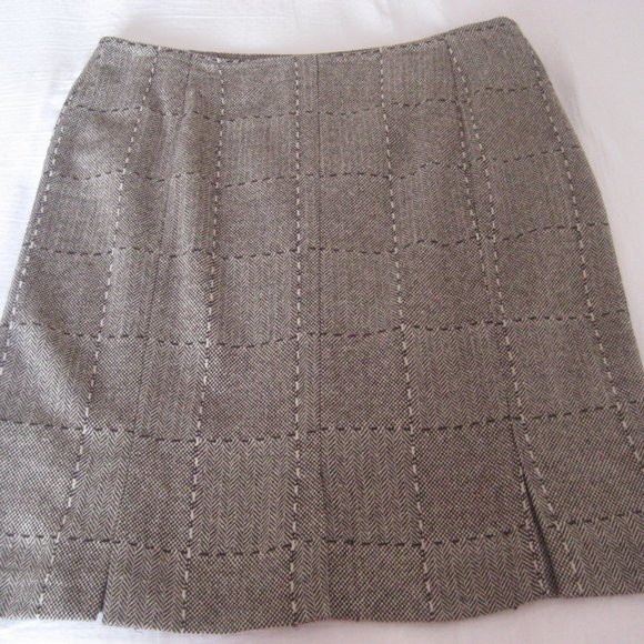 Suit (Skirt+Jacket) - Picture 3 of 3